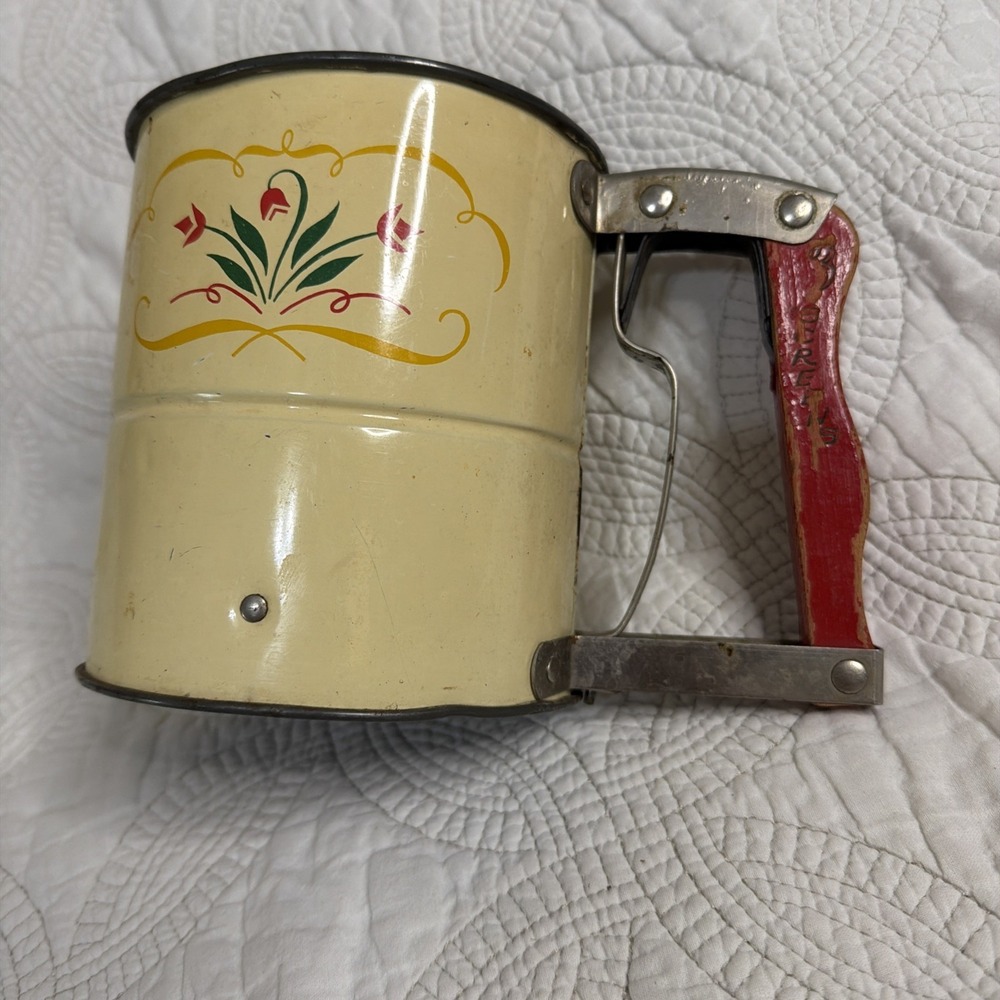 VINTAGE ANDROCK  Metal Hand-i-Sift  Flour Sifter  Red Tulip- Red  Wood Handle